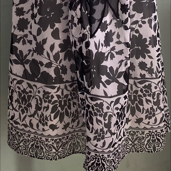 Beautiful Dress Barn Lined Black and White Frock - Picture 11 of 11